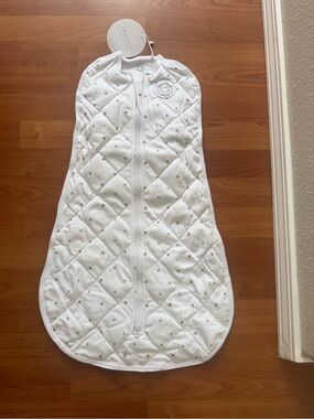 SwaddleMe White Quilted Sleep Sack with Silver Star Print